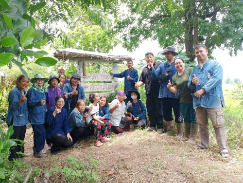 🧑🏻‍🌾🌱 เครือข่าย โคก หนอง นา อำเภอทองเเสนขัน จัดกิจกรรมเอามื้อสามัคคี โคก หนอง นาสัญจร🥬🥕🍅